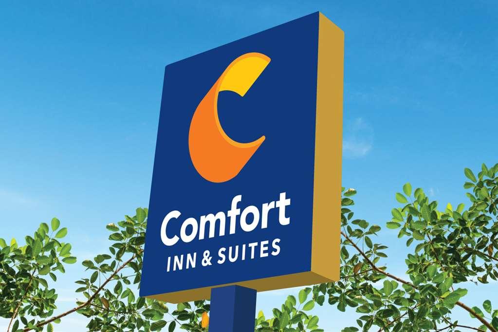 Comfort Inn & Suites Newark Liberty International Airport ภายนอก รูปภาพ