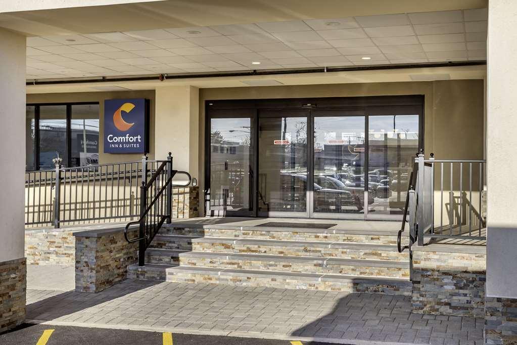 Comfort Inn & Suites Newark Liberty International Airport ภายนอก รูปภาพ